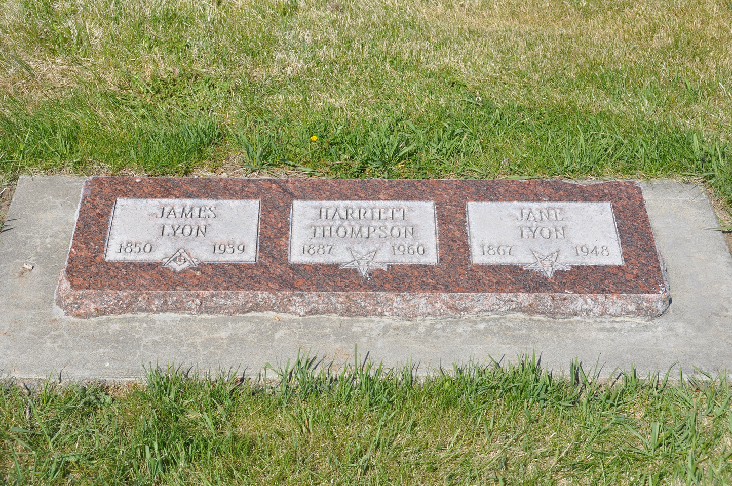 Photo of headstones/Jane Lyon (nee McLennan) d1948 hdstn Montpelier Idaho cem